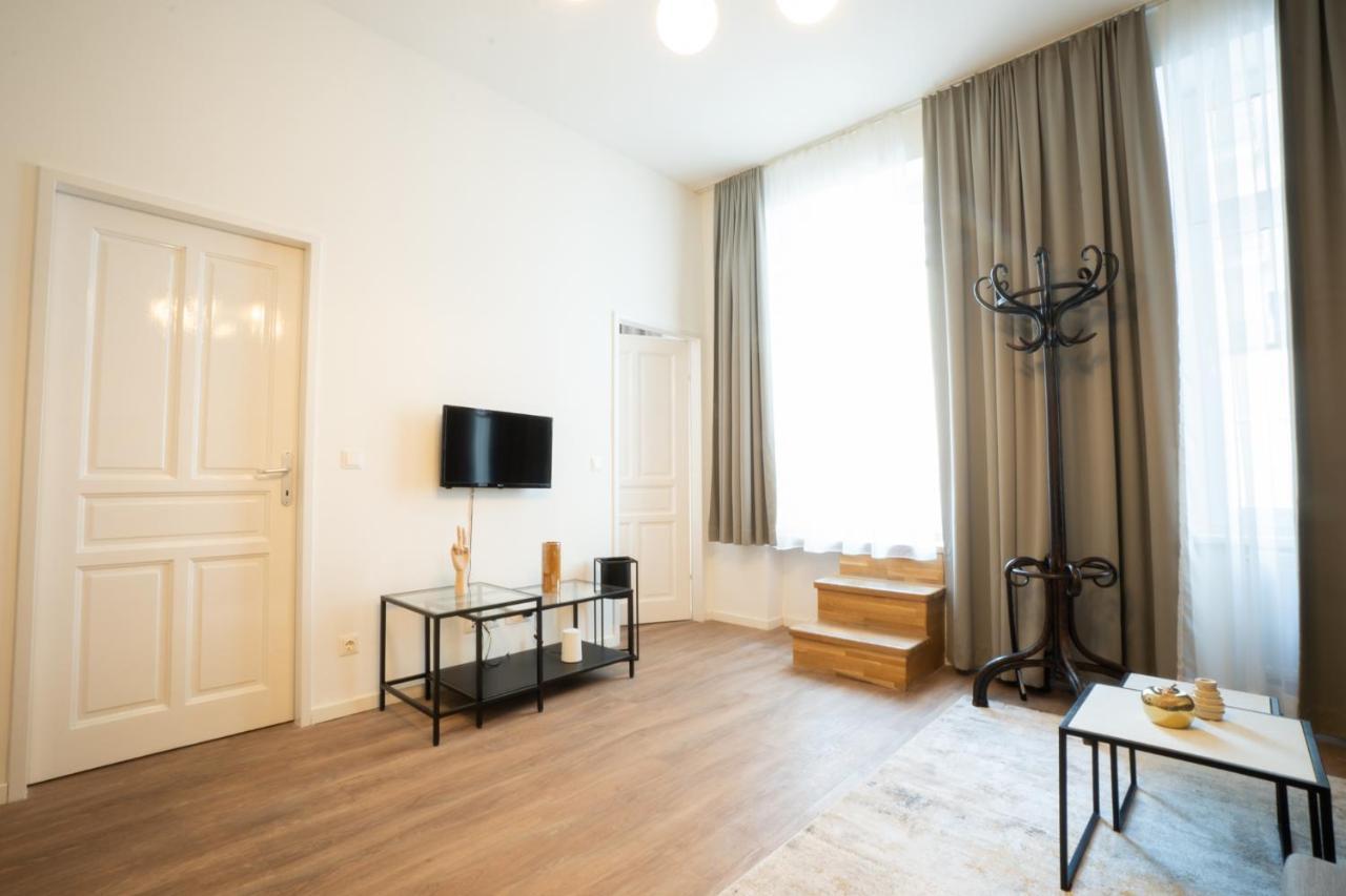 Spacious Apartment With Huge Shared Terrace And Grill Located Between City Centre And Donau River Vienna Exterior photo